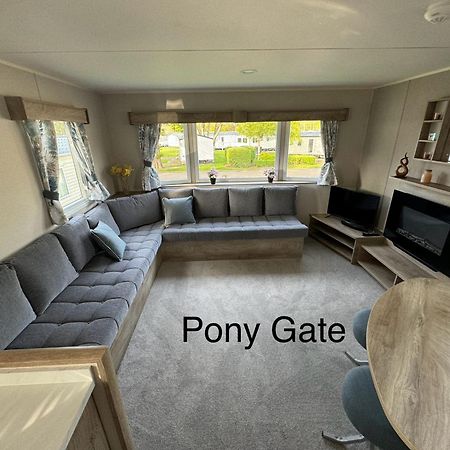 Pony Gate Caravan On Haggerstone Castle West Lawn Berwick Upon Tweed Εξωτερικό φωτογραφία